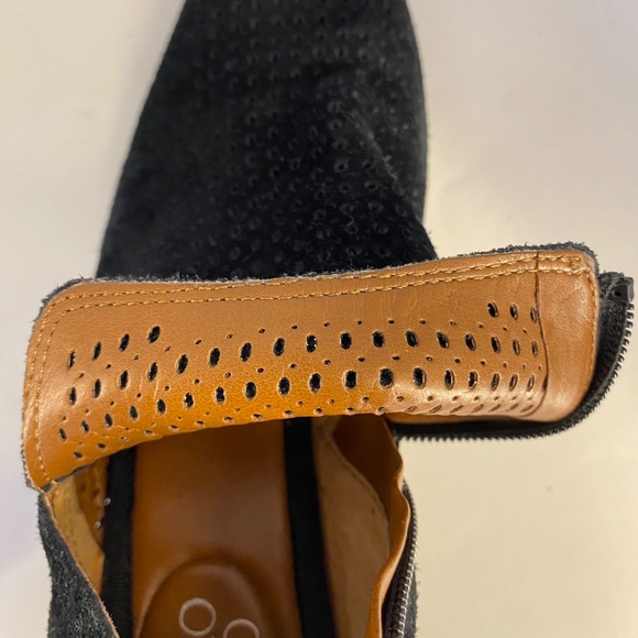 Franco Sarto Suede Heeled Ankle Boots with zipper on inseam, black - size 6.5M - Picture 13 of 13